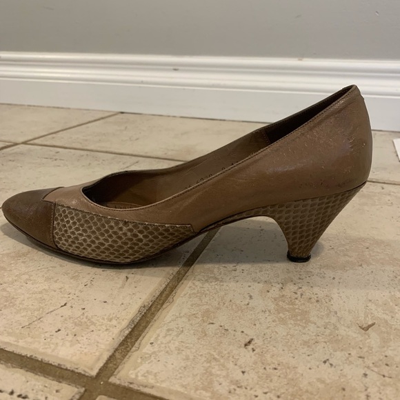 Vintage Golden Plume 8 AA Narrow Kitten Heel Pumps Leather Snake Print Cap Toe - Picture 6 of 12